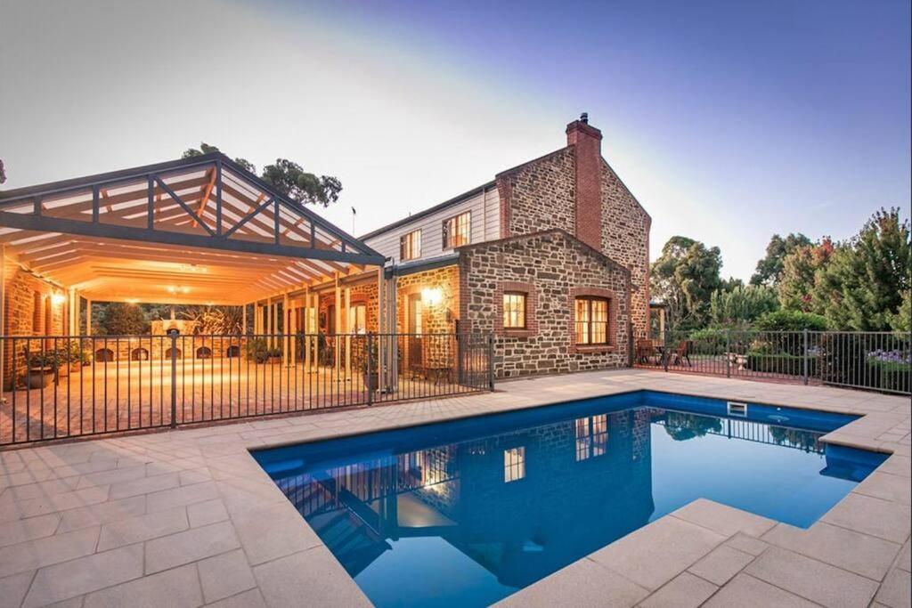 Hahndorf Luxury Retreat 5 Bedrooms For 12 Guests Exterior photo